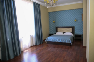 Гостиница Luxor Ессентуки Номер стандарт семейный с 1 двуспальной кроватью-1