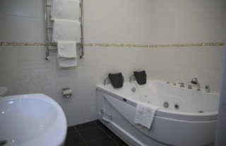 Гостиница Luxor Ессентуки Номер люкс с 1 двуспальной кроватью-3